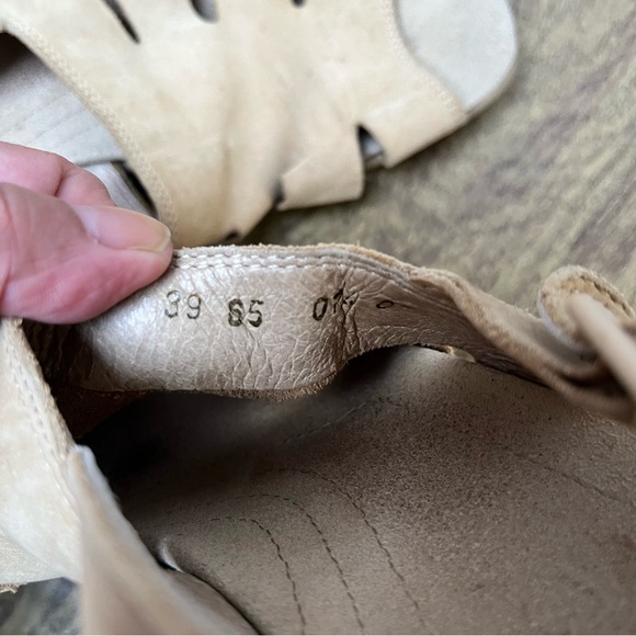 ECCO Beige Leather Wedge Sandals Size 39 - Picture 12 of 13